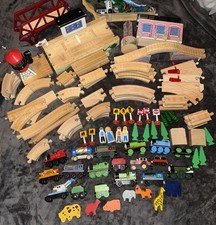 Thomas & Friends Wooden Railway HUGE Lot Trains Track Bridges Buildings Signs