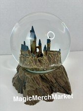 Universal Studios Harry Potter Hogwarts Castle Snow Globe