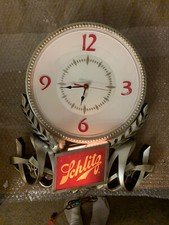 VINTAGE SCHLITZ BEER LIGHTED CLOCK FREE SHIPPING READ DESCRIPTION