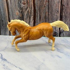 Breyer Horse Palomino Stallion Light Caramel Brown White Horse Glossy