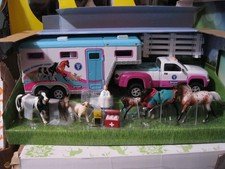 breyer-stablemates-truck-and-trailer