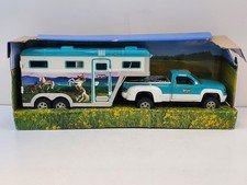 breyer-stablemates-truck-and-trailer