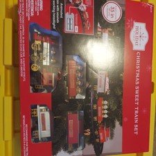 battery-operated-christmas-tree-train-set