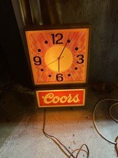 vintage-lighted-beer-clocks