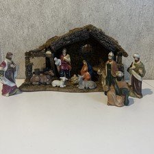 porcelain-nativity-set-with-stable